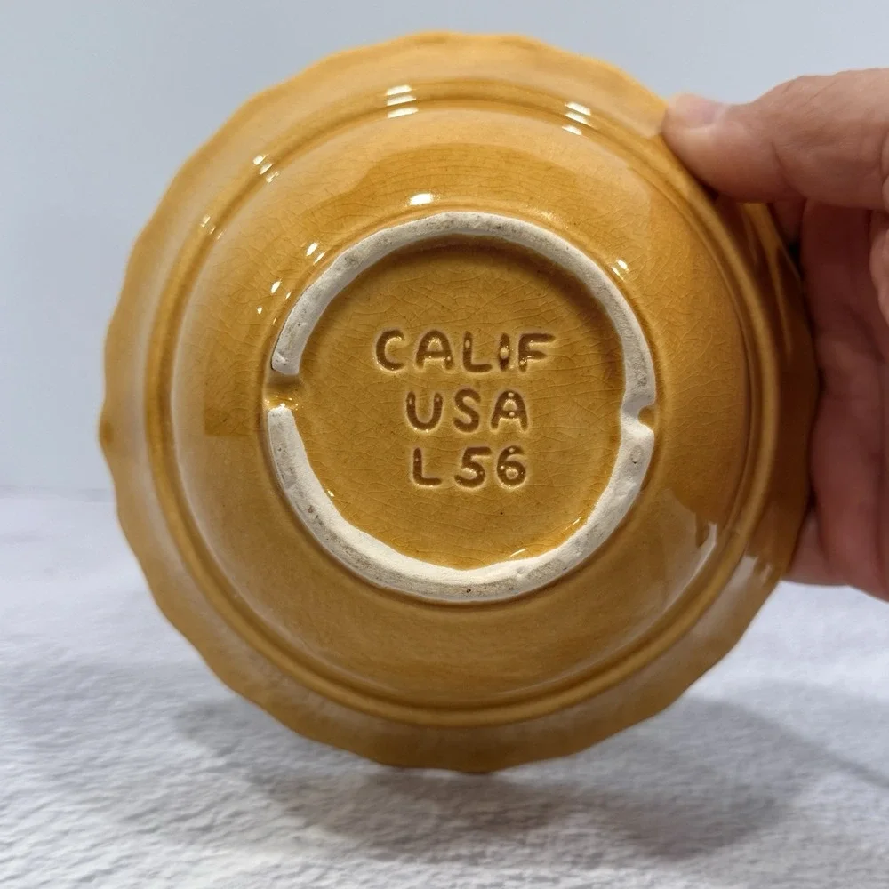 California Pottery this vintage